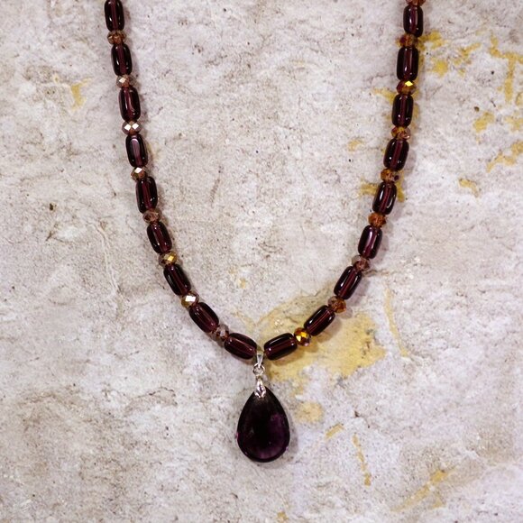 Purple teardrop glass pendant necklace with tube and rondelle shape glass beads. - Picture 4 of 7